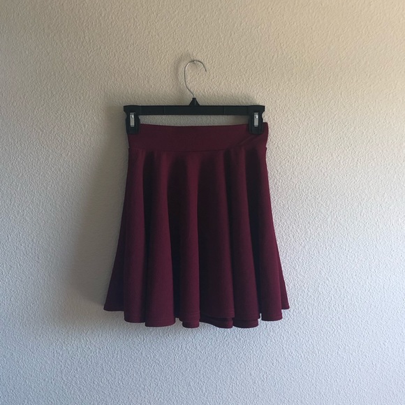 Size Small Never Worn Skirt - Picture 2 of 2